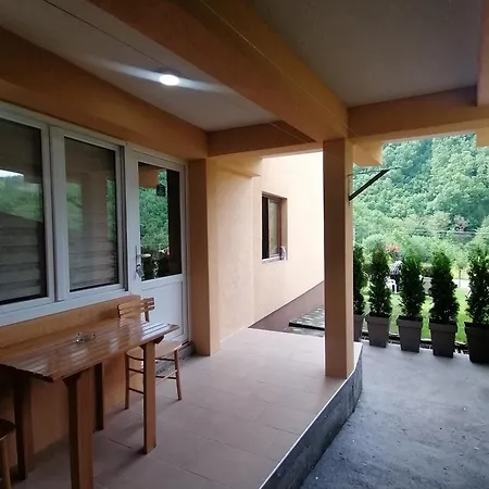 Apartment Sa Francuskim I Pomocnim Lezajem - Romansa *