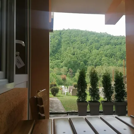 Sa Francuskim I Pomocnim Lezajem - Romansa Apartment Ribarska Banja