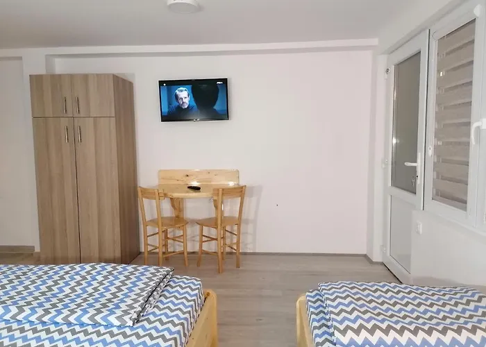 Apartment Sa Francuskim I Pomocnim Lezajem - Romansa *