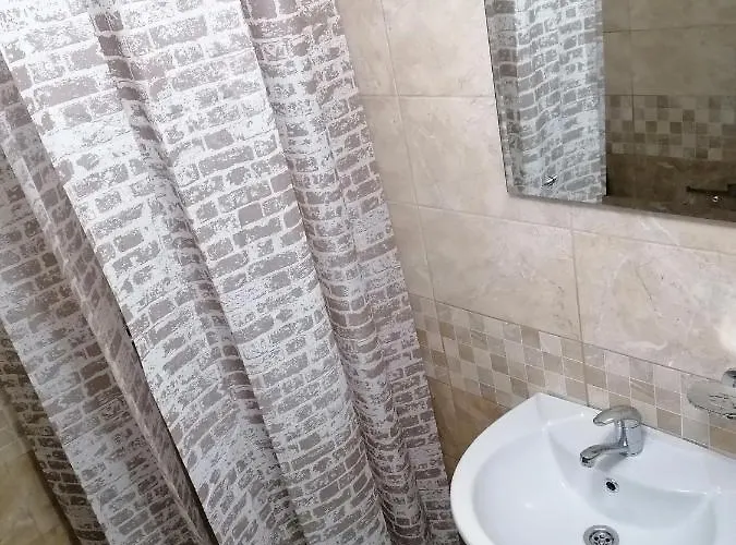 Apartment Sa Francuskim I Pomocnim Lezajem - Romansa